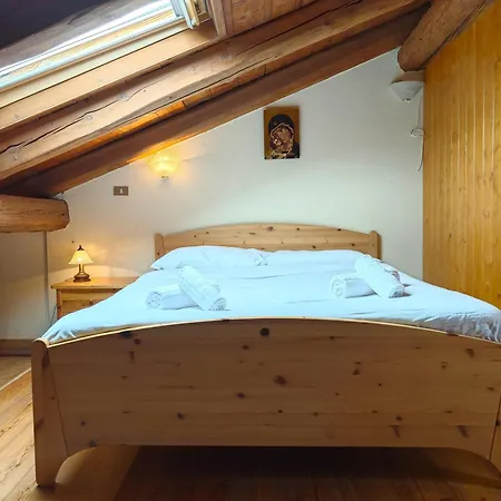 Hostdomus - Flower Loft * Cesana Torinese